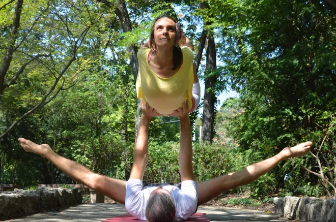 AcroYoga: Anfänger & Fortgeschrittene (parallel) 