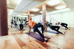 Yoga kennt kein Alter Online (A)