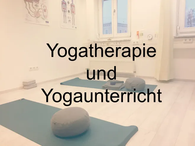 Therapeutisches Yoga in der Gruppe Montag 17:00